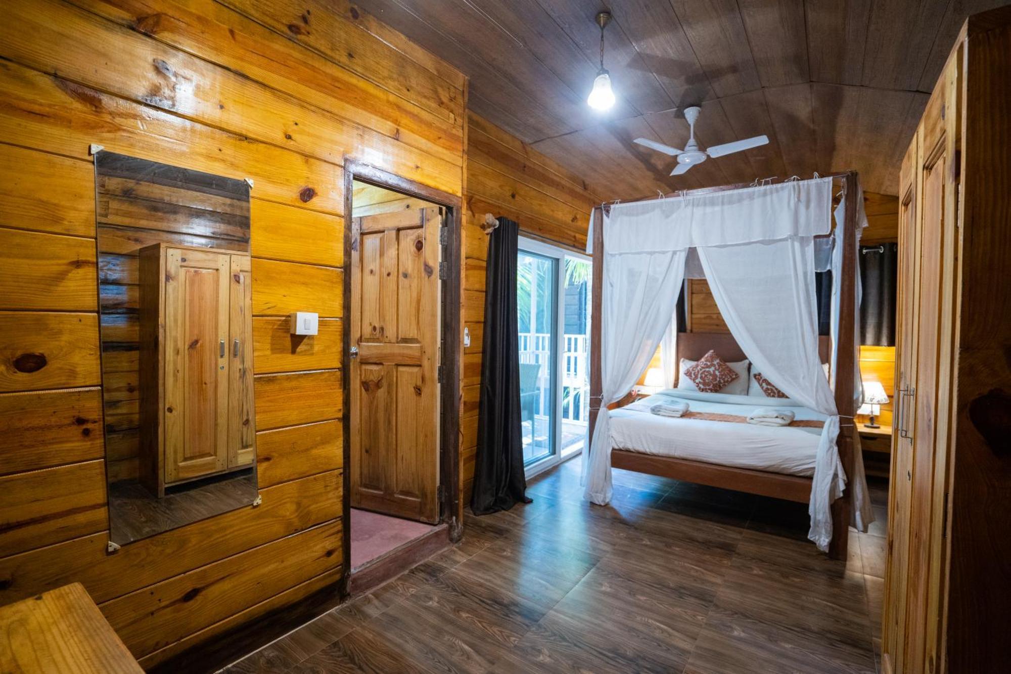 Kayan!V Resort Mandrem Buitenkant foto